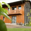 Von der landwirtschaftlichen Nutzung zur Wohneinheit: Die „Schwarze Scheune“ in Bodolz erhält den Architekturpreis 2024 des Bezirks Schwaben. - Foto: Marco Kleebauer/© MK-Fotografie