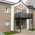 Dank der Sanierung des Anwesens Holzbaur in Mindelheim konnte ein lokalgeschichtlich und kunsthistorisch bedeutsames Anwesen erhalten werden. Dafür gibt es den Denkmalpreis 2024 des Bezirks Schwaben. - Foto: Marco Kleebauer/© MK-Fotografie