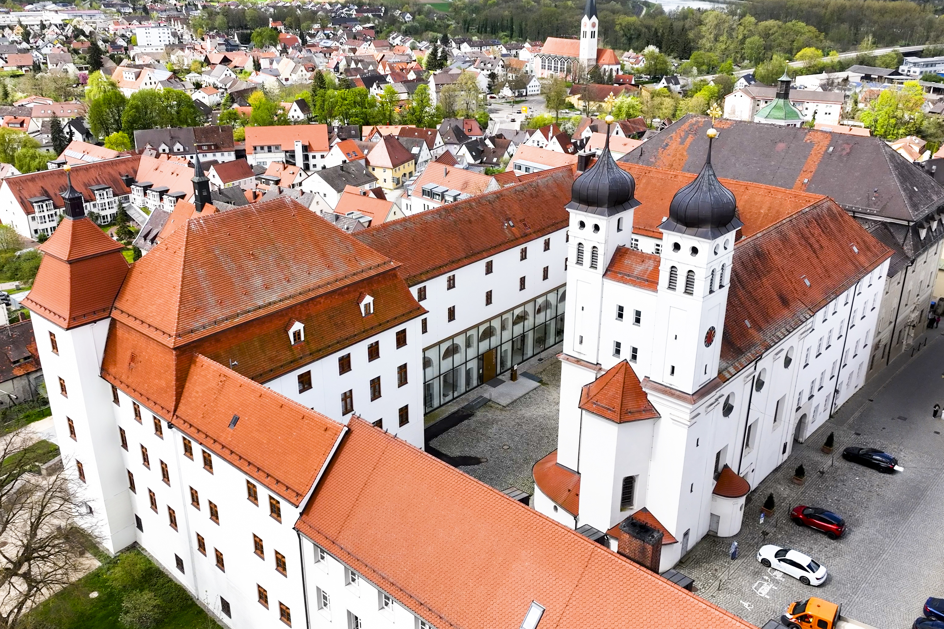 Für die Sanierung des Schlosses Günzburg, das aus der Mitte des 16. Jahrhunderts stammt, verleiht der Bezirk Schwaben den Denkmalpreis 2024. - Foto: Marco Kleebauer/© MK-Fotografie