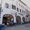 Das großbürgerliche Harterhaus wurde einst unter Beteiligung von Elias Holl errichtet. Es war nur noch eine Ruine, bis der heutige Eigentümer es aufwendig restaurieren und zu einem Hotel umgestalten ließ. - Foto: Marco Kleebauer/ © MK-Fotografie