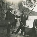 Kahnfahrt auf der Iller bei Altusried 1932. Rechts: Dr. Bartholomäus Eberl, erster Heimatpfleger Schwabens