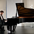 Rahmenprogramm der Preisverleihung 2020/2021 mit Pianist am Flügel