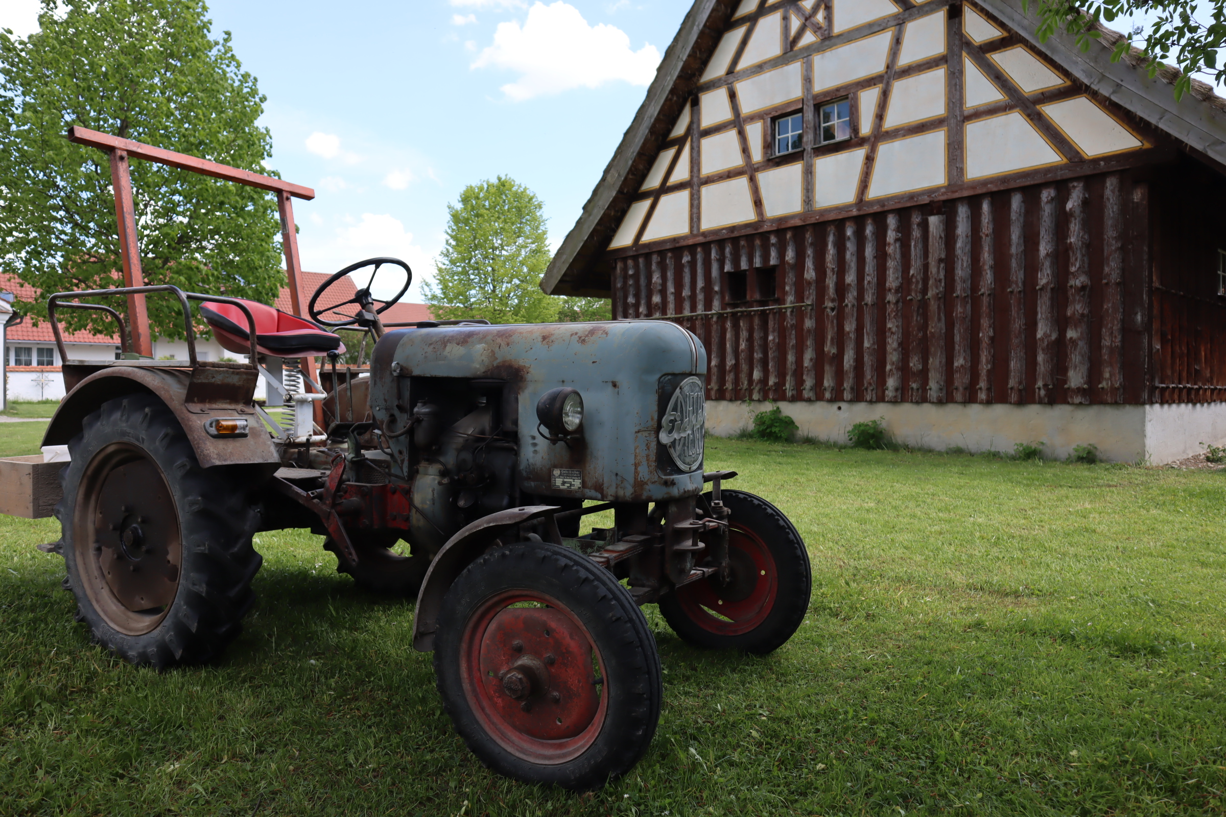 Mehr als nur ein Traktor: Heimatpflege widmet sich in Illerbeuren dem „Mythos Bulldog“ 